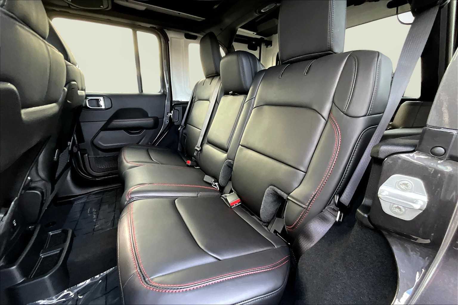 Thumbnail: 2025 Jeep Wrangler - 13