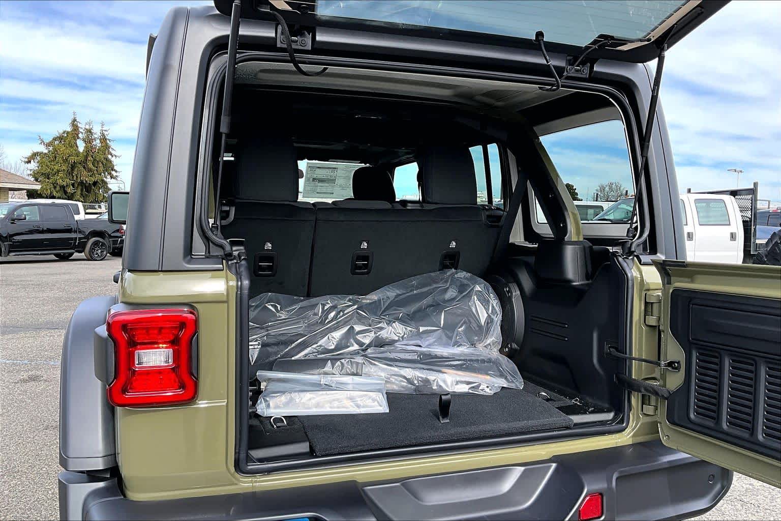 Thumbnail: 2026 Jeep Wrangler - 19