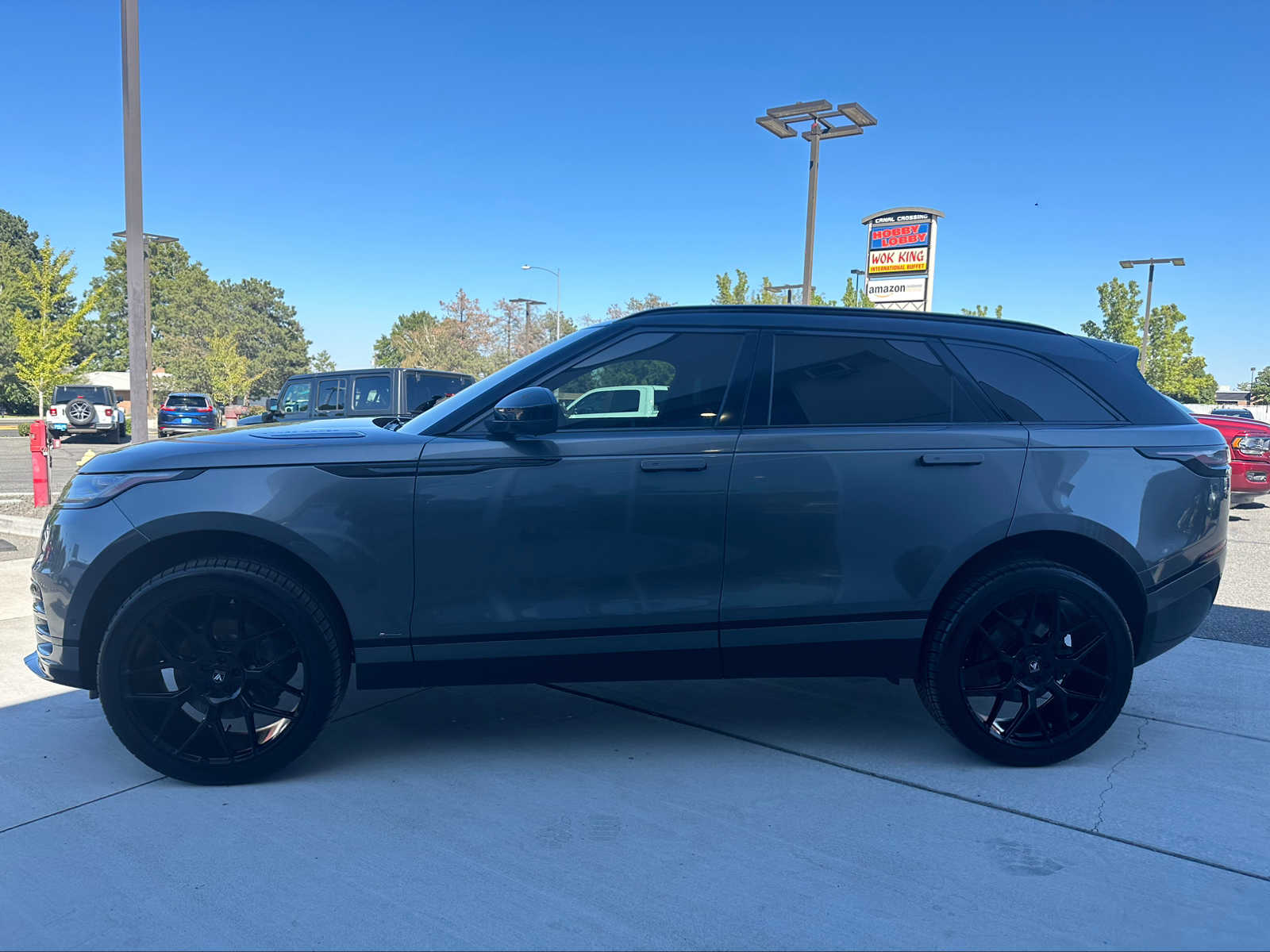 Thumbnail: 2018 Land Rover Range Rover Velar - 9