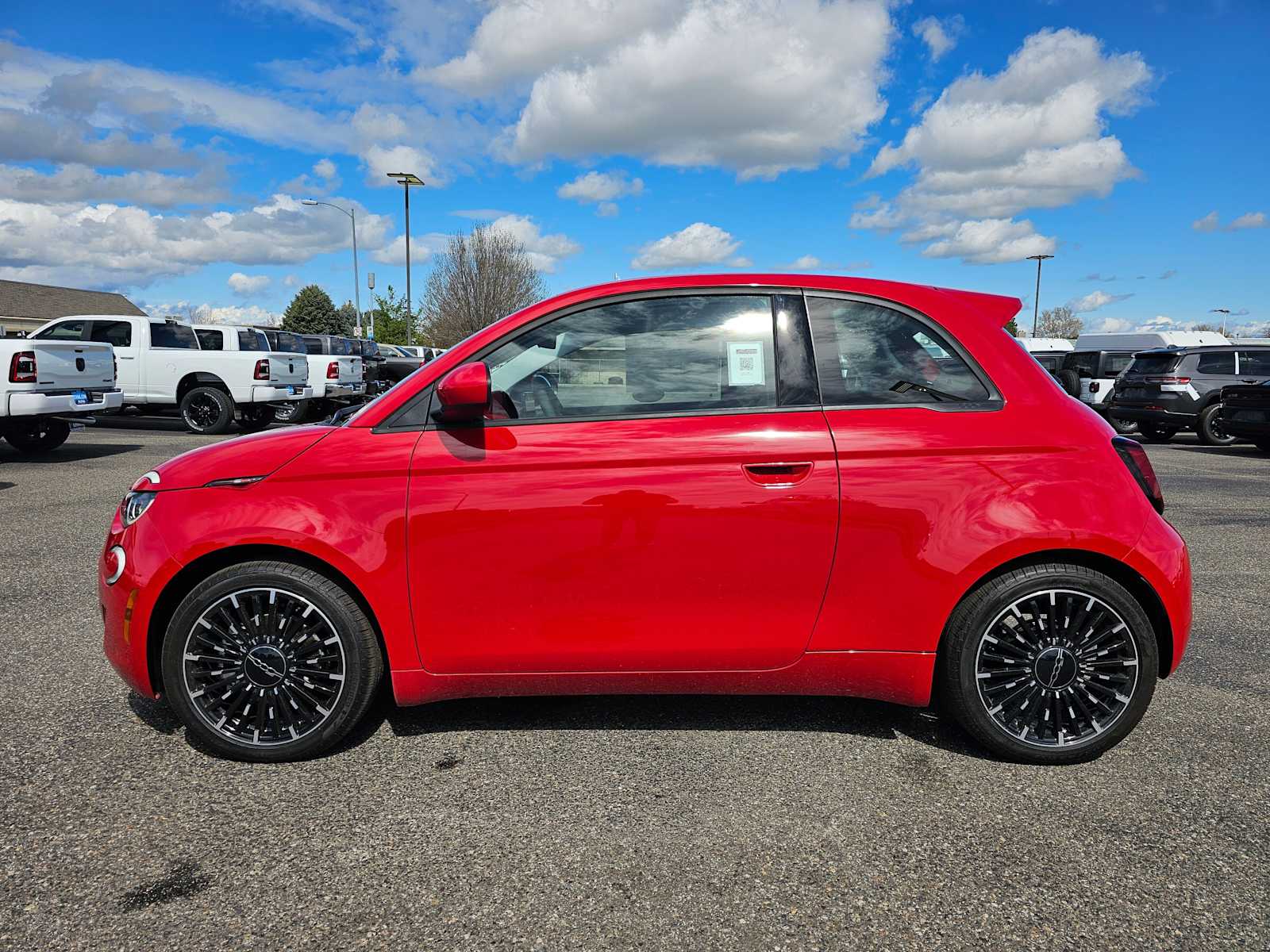 Thumbnail: 2024 Fiat 500e - 3