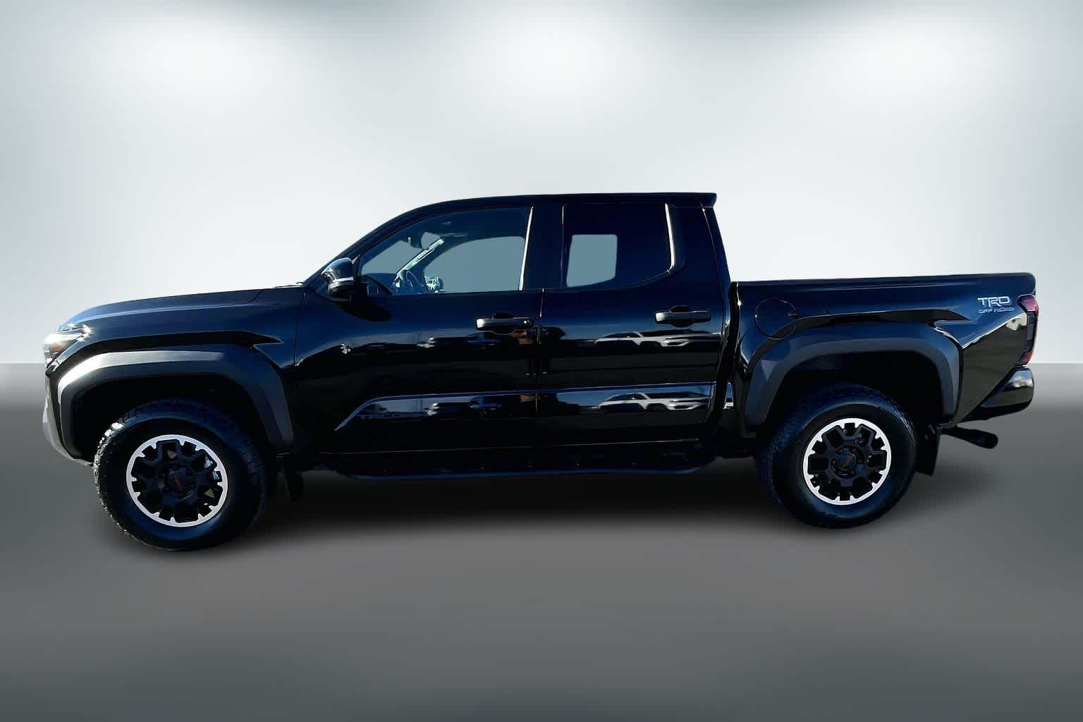 2024 Toyota Tacoma TRD photo 3