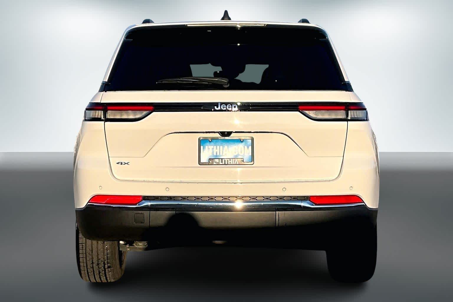 Thumbnail: 2024 Jeep Grand Cherokee - 5