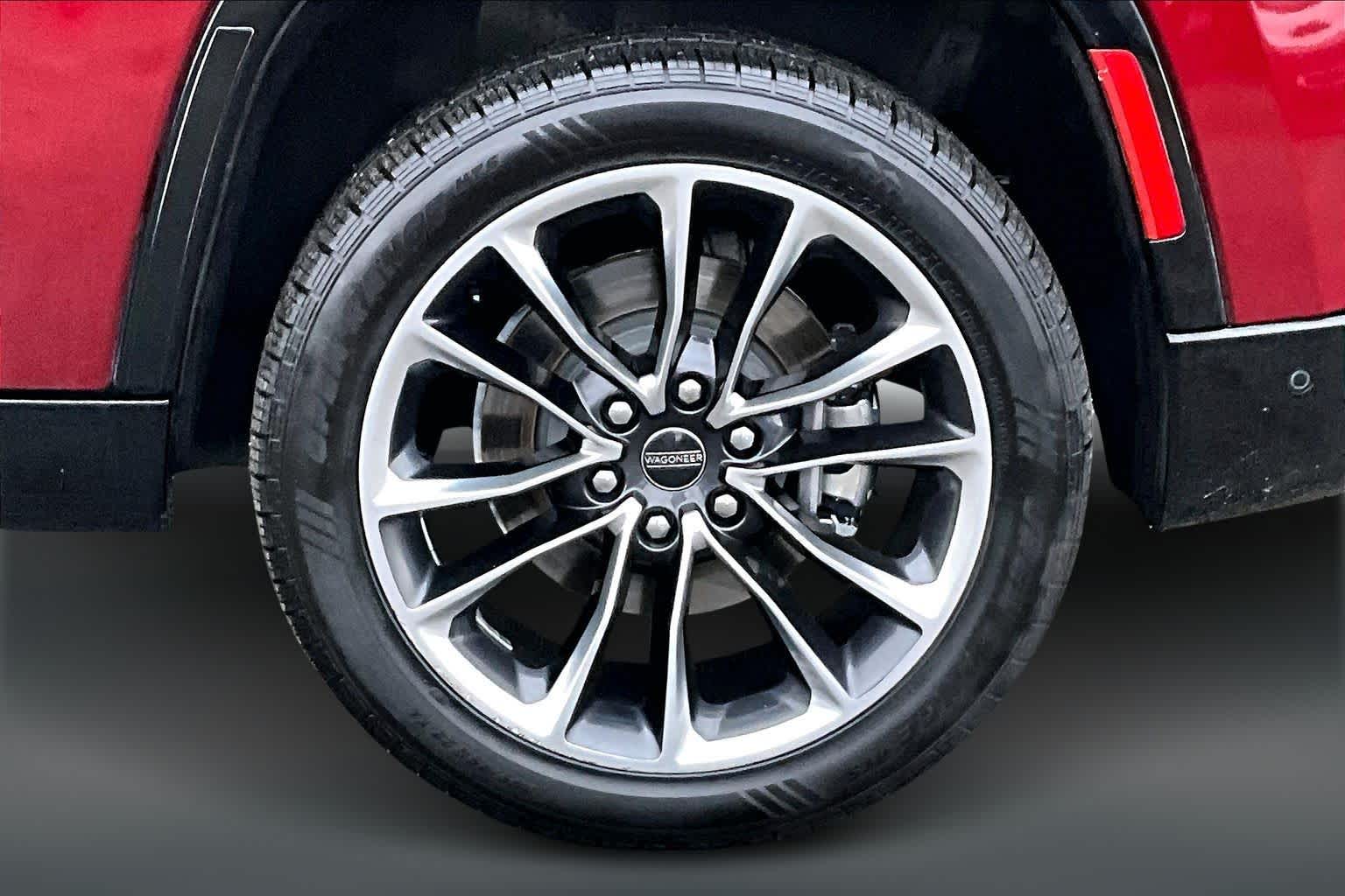 Thumbnail: 2022 Jeep Wagoneer - 37