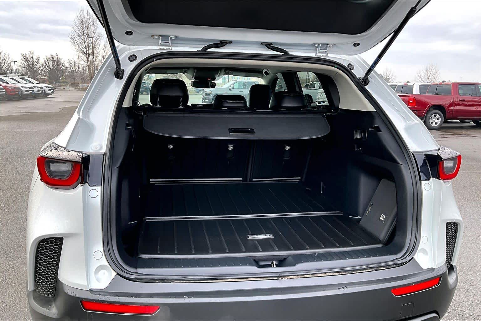 Thumbnail: 2025 Mazda CX-50 - 18