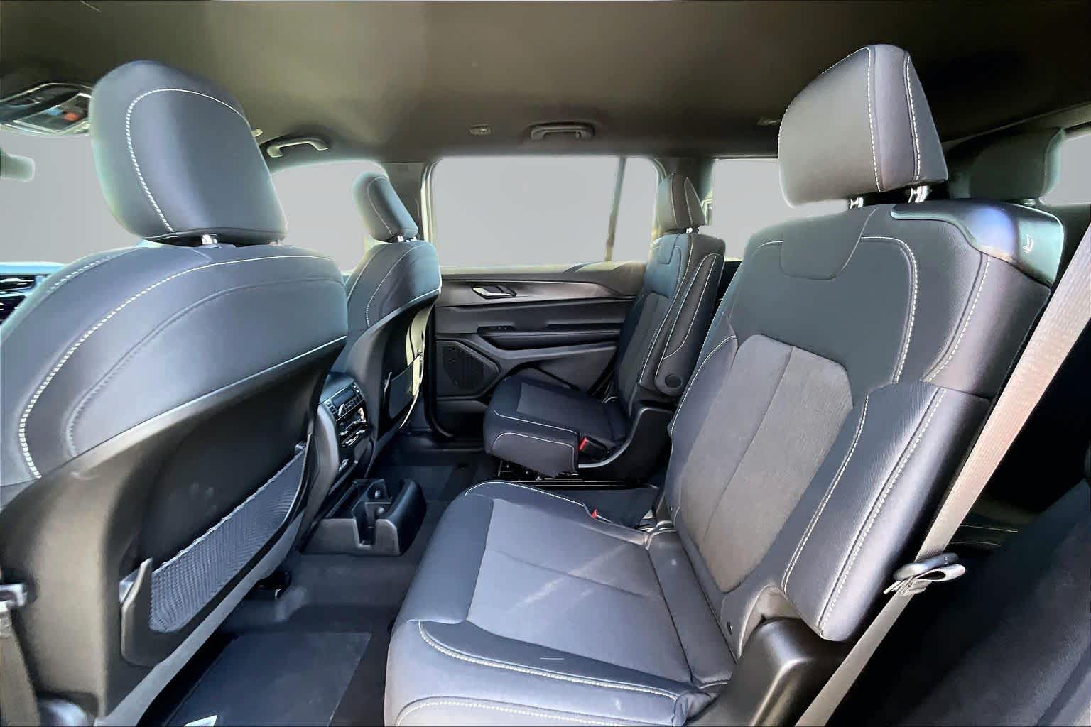 Thumbnail: 2026 Jeep Grand Cherokee - 12