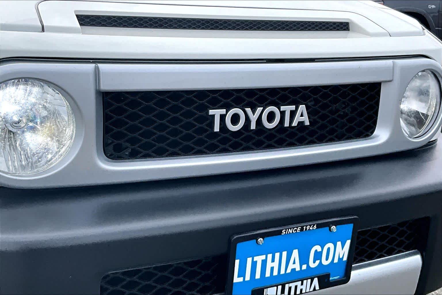 Thumbnail: 2014 Toyota FJ Cruiser - 32