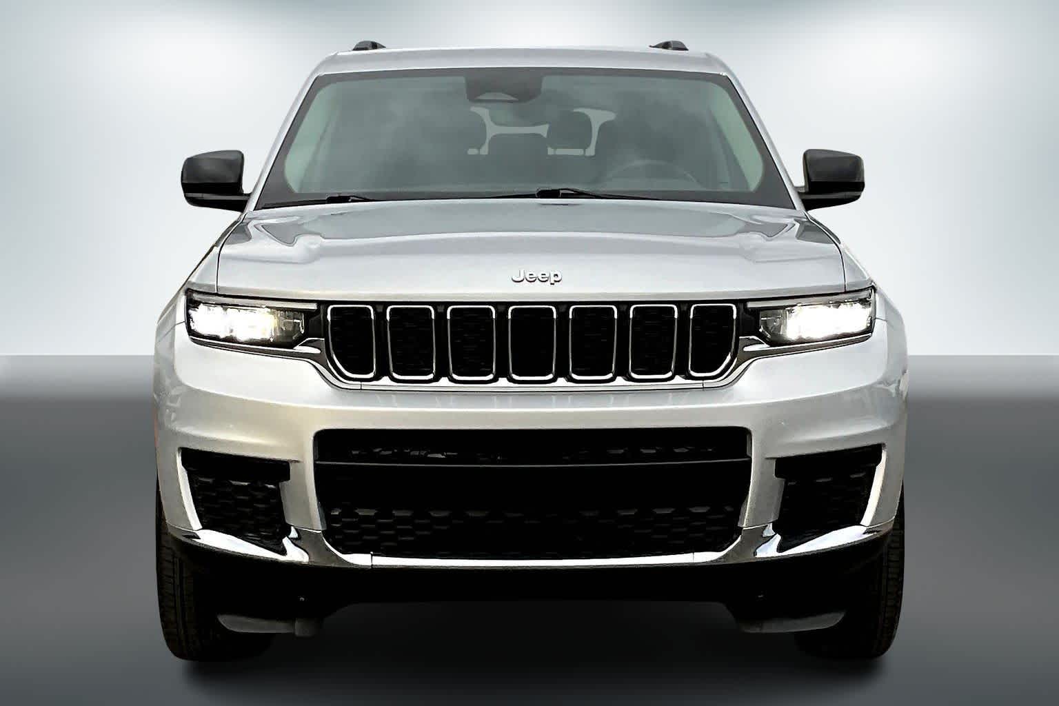 Thumbnail: 2023 Jeep Grand Cherokee - 6