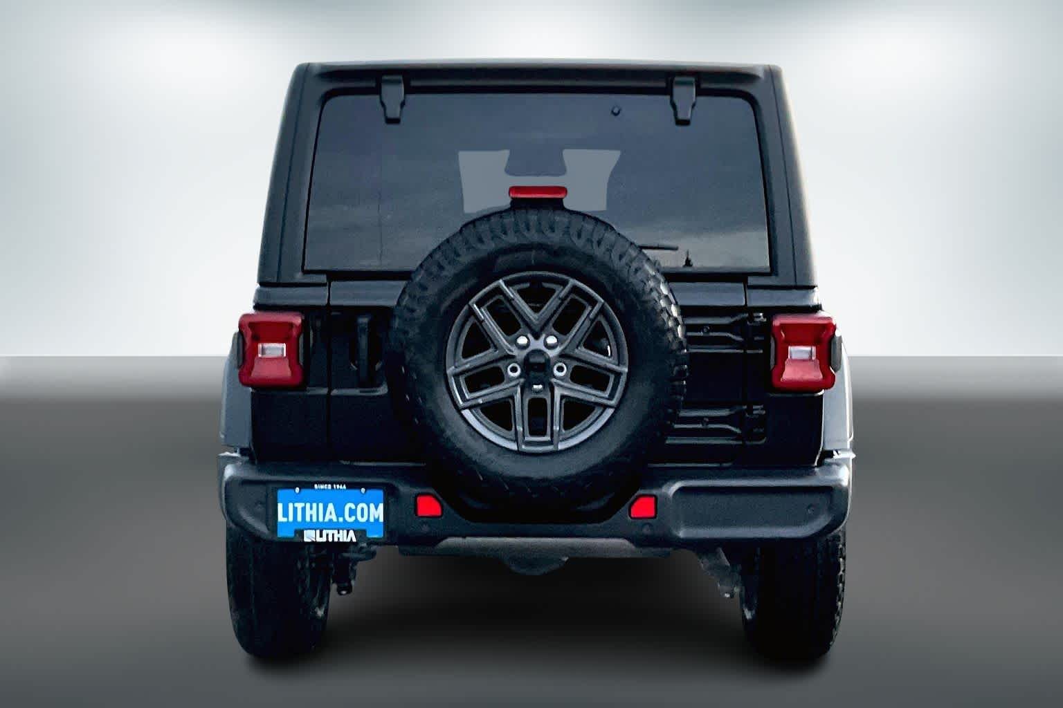 Thumbnail: 2026 Jeep Wrangler - 5