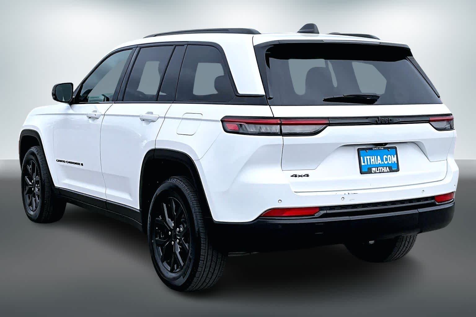 Thumbnail: 2024 Jeep Grand Cherokee - 4
