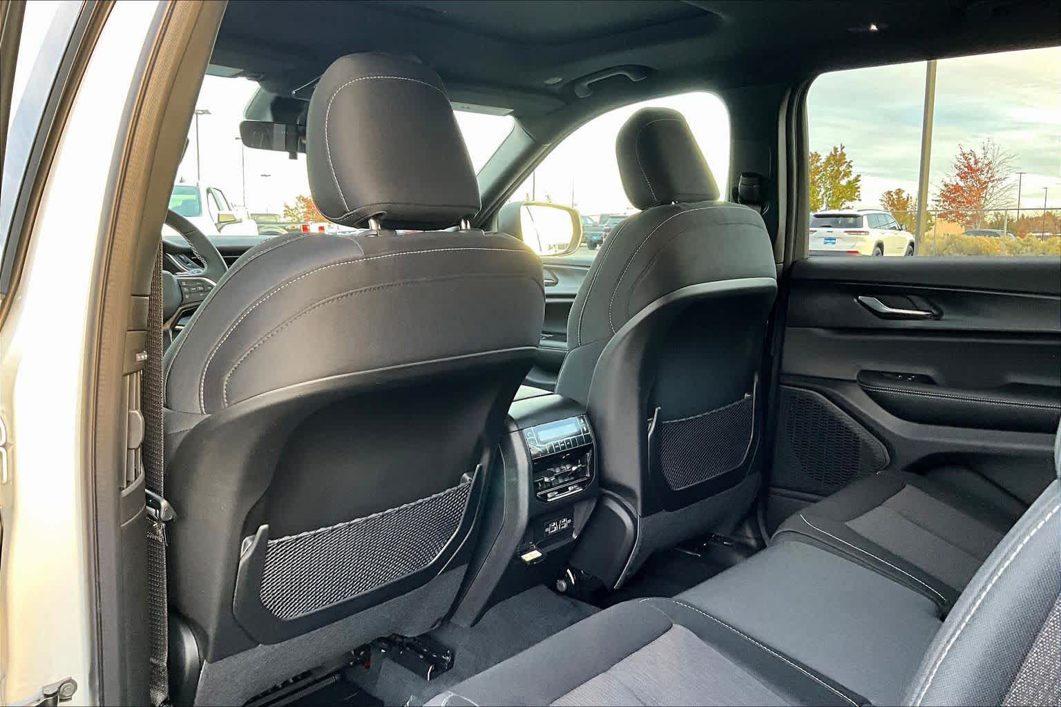 Thumbnail: 2025 Jeep Grand Cherokee - 12