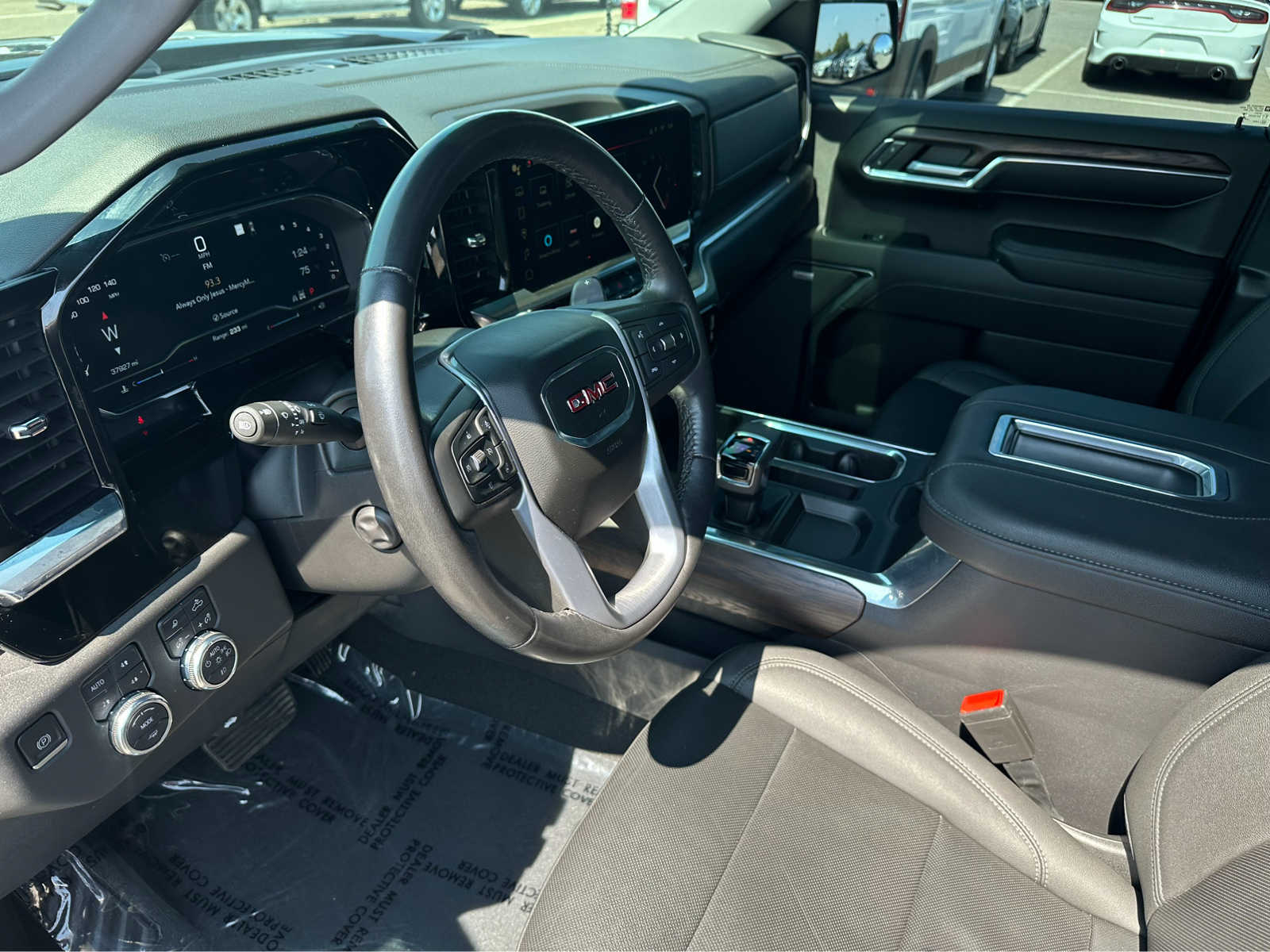 2022 GMC Sierra 1500 SLT 2