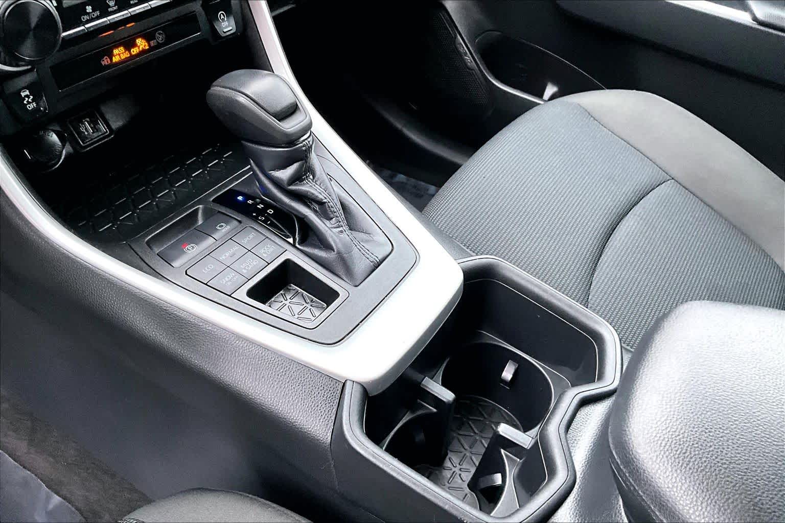 Thumbnail: 2023 Toyota RAV4 - 16