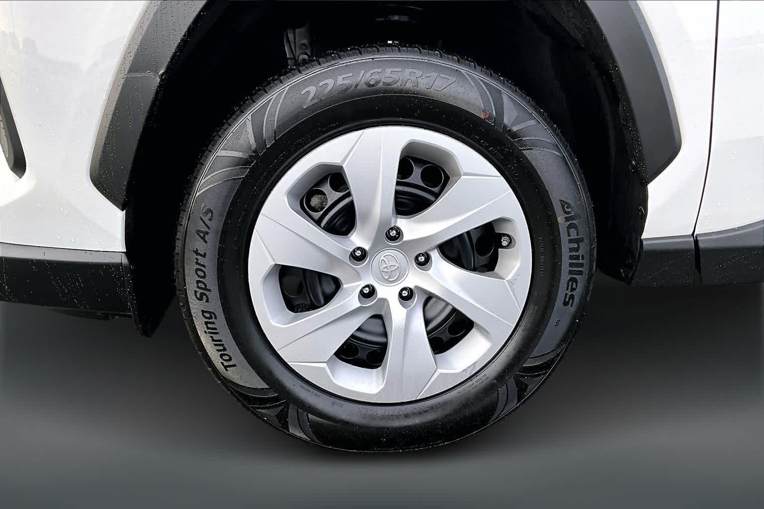 Thumbnail: 2024 Toyota RAV4 - 8