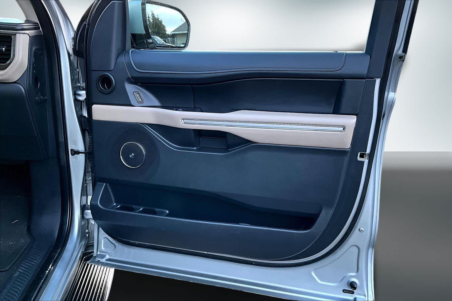 Thumbnail: 2023 Ford Expedition MAX - 28