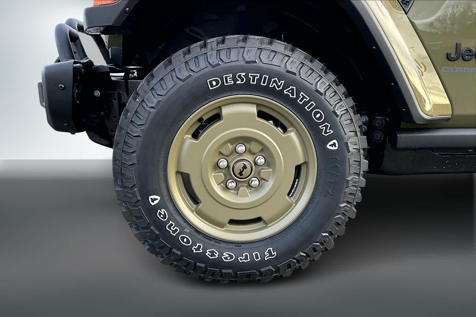 Thumbnail: 2026 Jeep Gladiator - 8