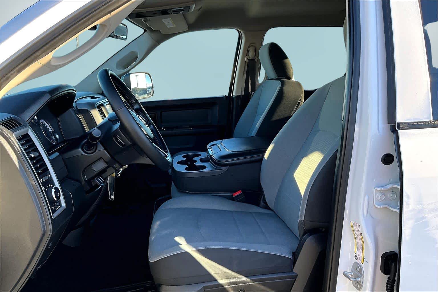 Thumbnail: 2021 RAM 1500 Classic - 10