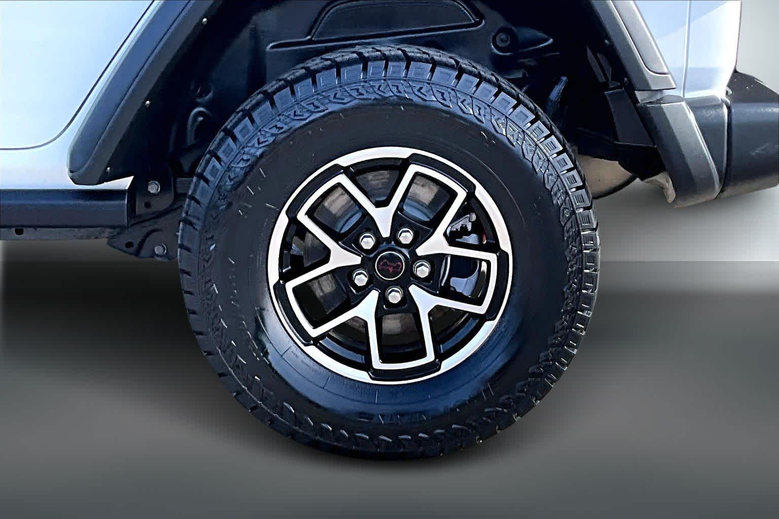 Thumbnail: 2024 Jeep Wrangler - 34