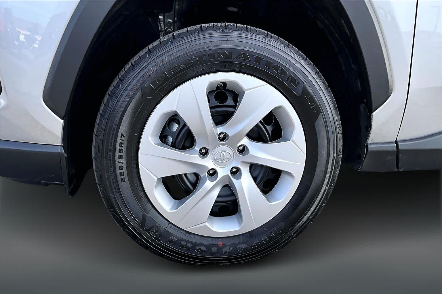 Thumbnail: 2025 Toyota RAV4 - 8