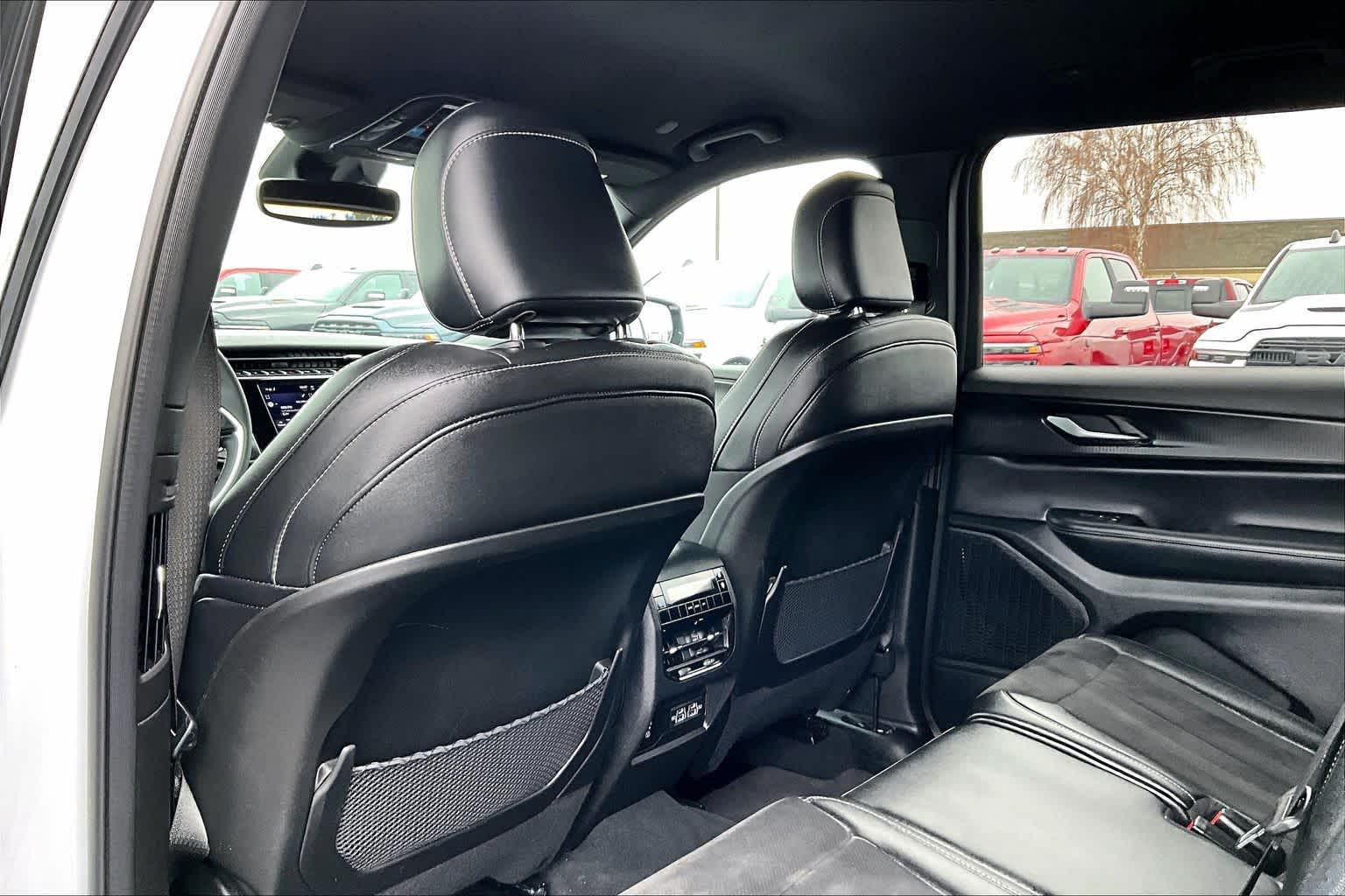 Thumbnail: 2024 Jeep Grand Cherokee L - 12