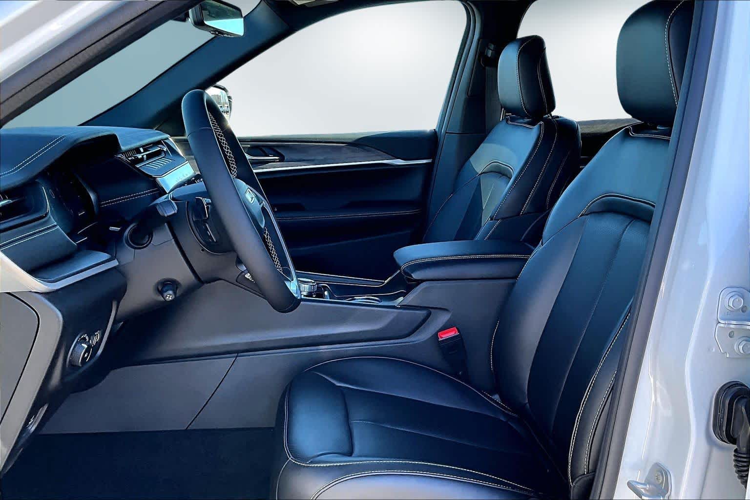 Thumbnail: 2026 Jeep Grand Cherokee - 11