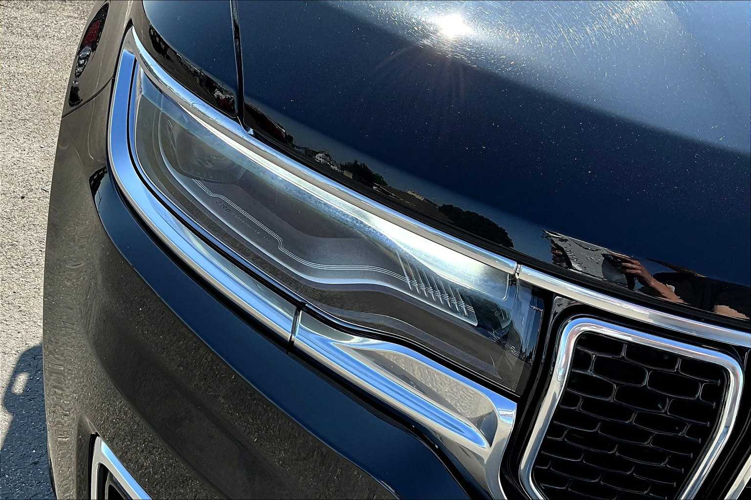 Thumbnail: 2023 Jeep Wagoneer - 28