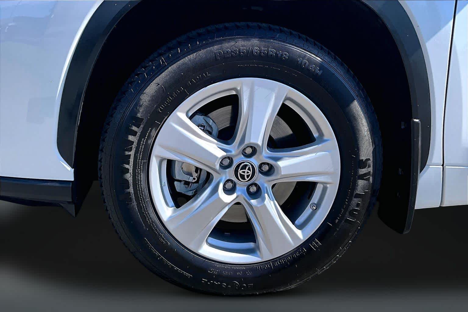 Thumbnail: 2022 Toyota Highlander - 8