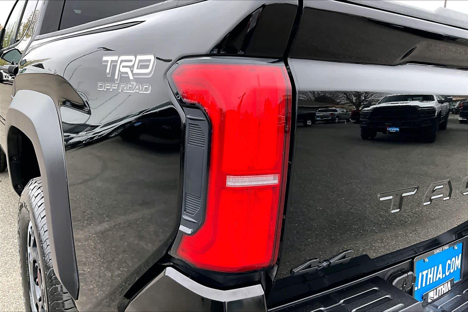 Thumbnail: 2024 Toyota Tacoma - 32