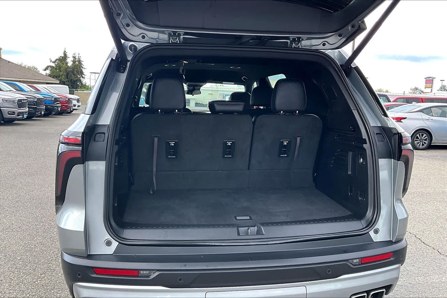 Thumbnail: 2025 Chevrolet Traverse - 17