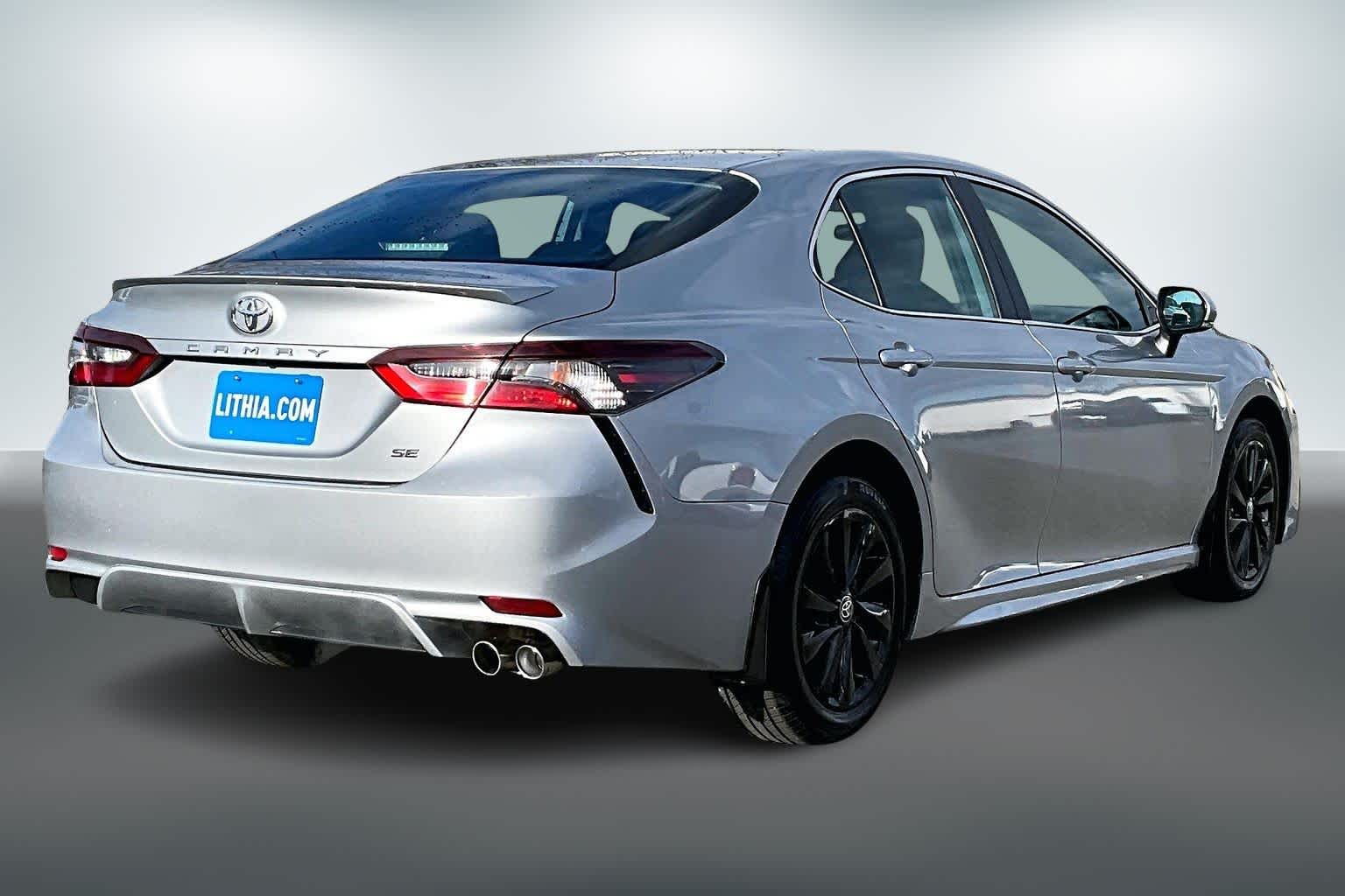 Thumbnail: 2022 Toyota Camry - 22