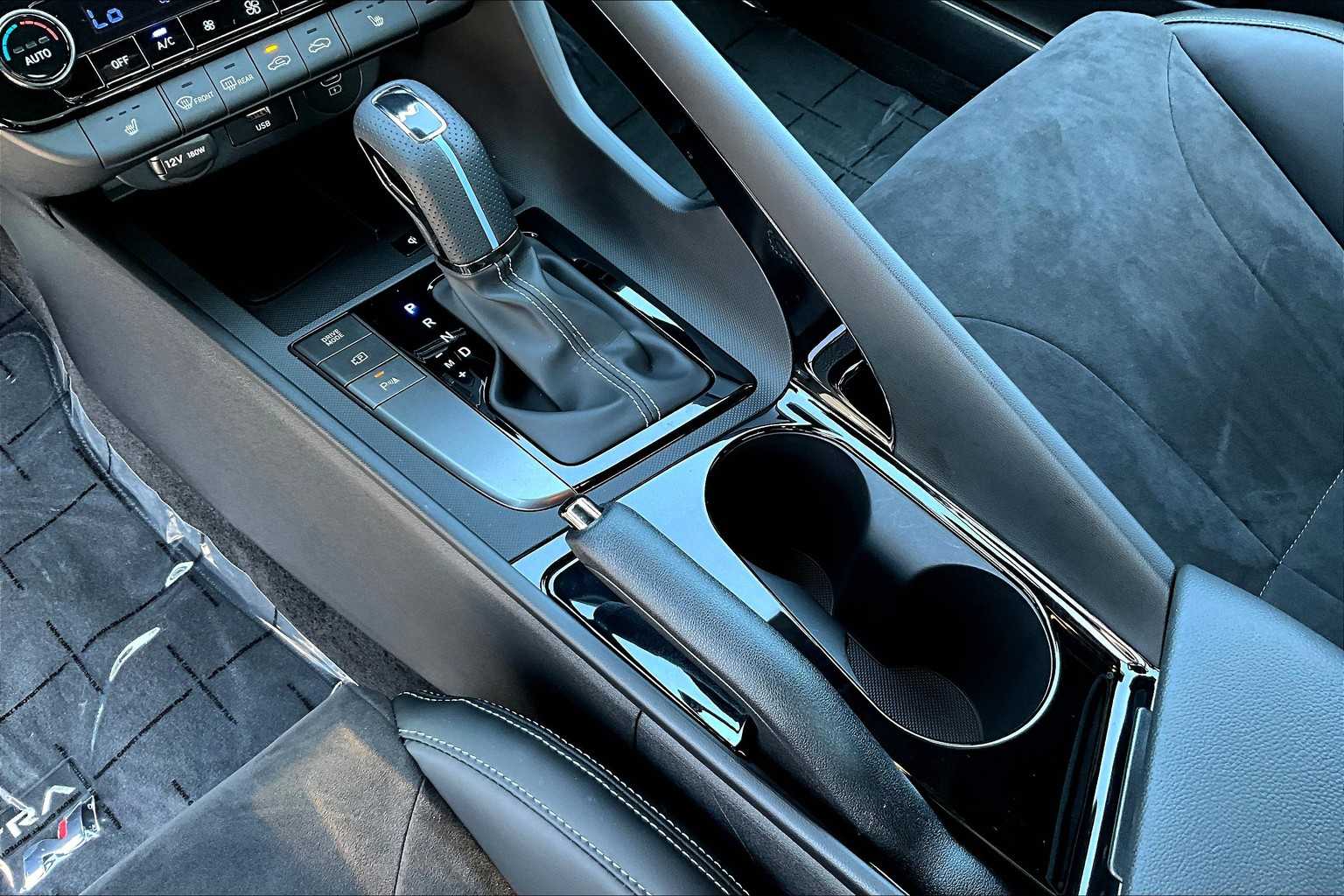 Thumbnail: 2025 Hyundai Elantra - 16