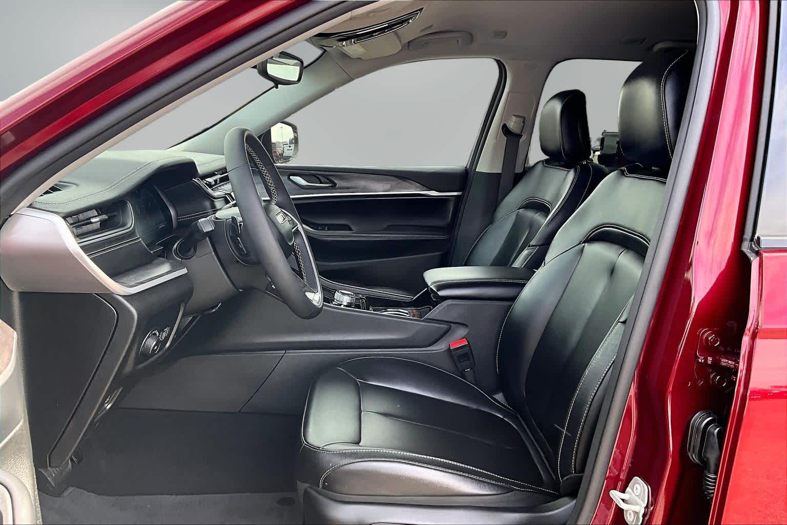 Thumbnail: 2023 Jeep Grand Cherokee - 11