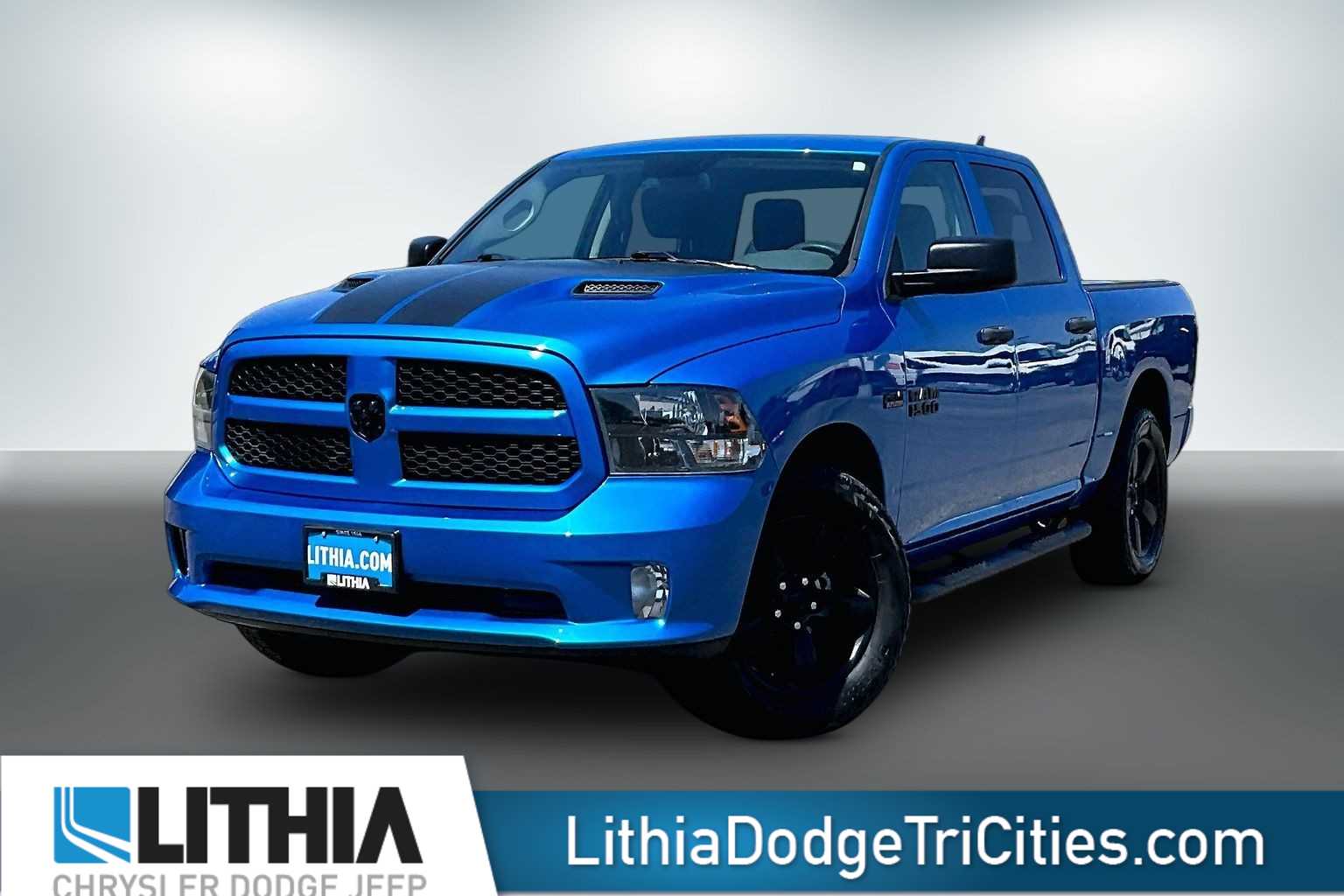 2019 RAM 1500 Classic Express Crew Cab 4x4 5'7's photo