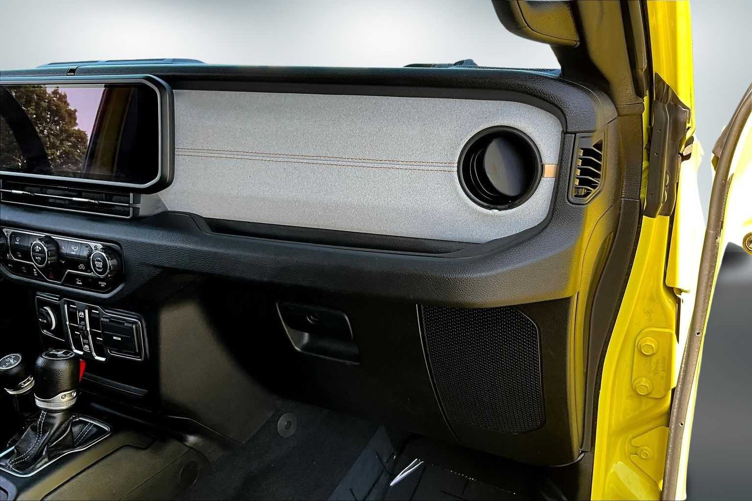 Thumbnail: 2024 Jeep Wrangler - 23