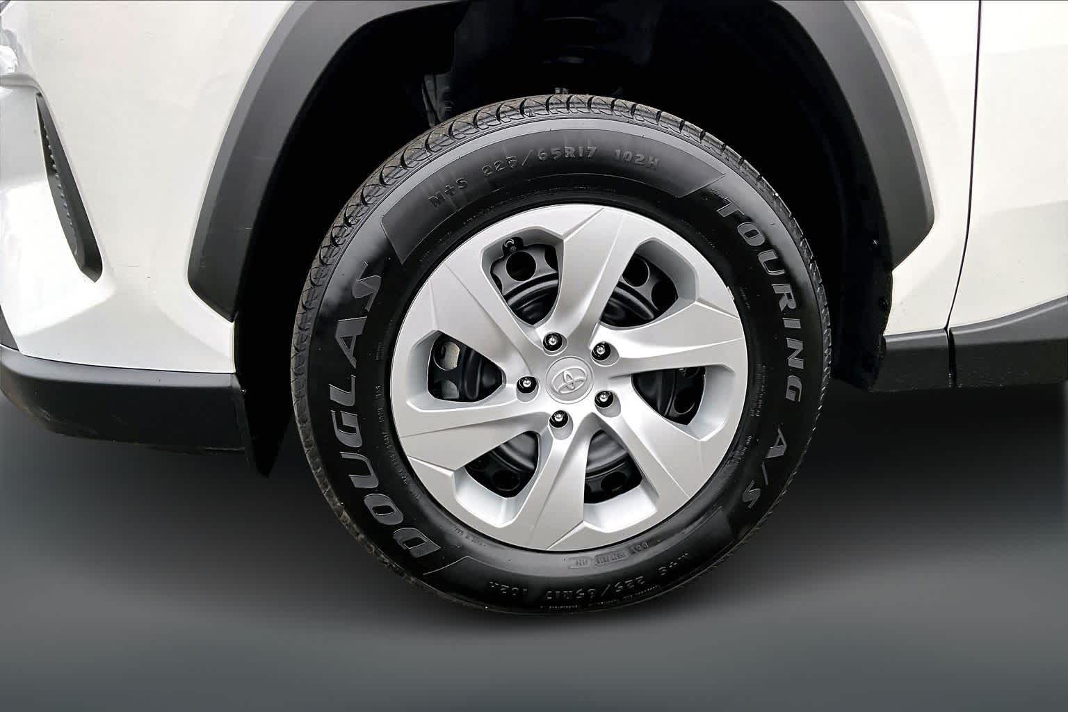 Thumbnail: 2023 Toyota RAV4 - 8