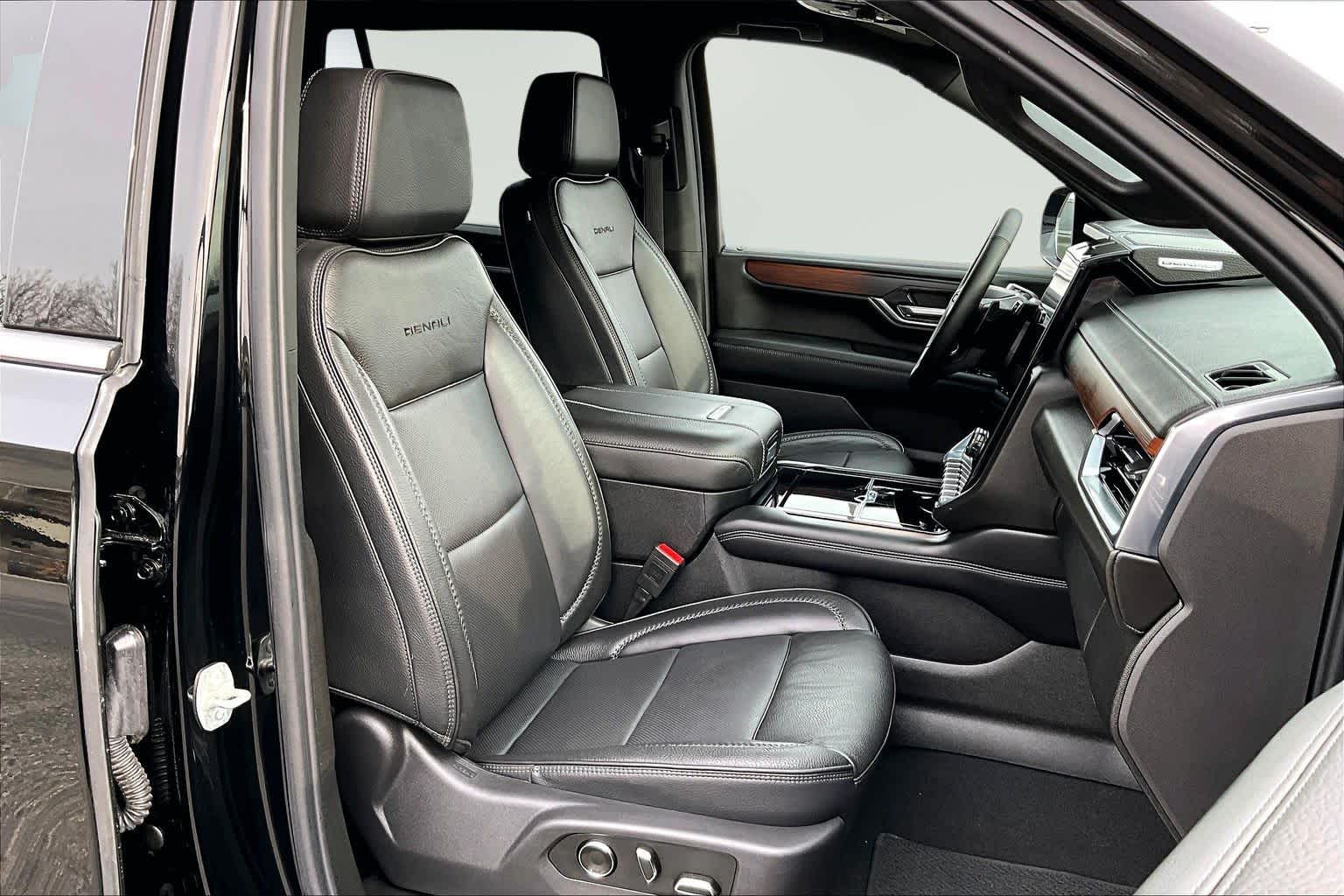 Thumbnail: 2025 GMC Yukon - 13