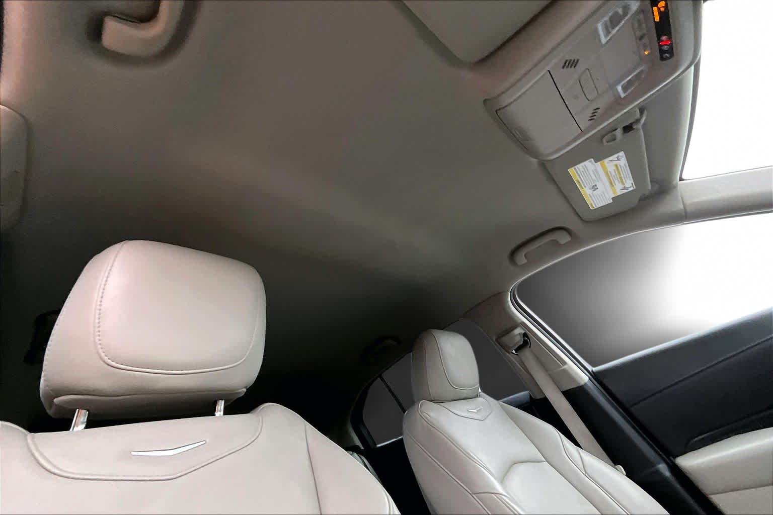 Thumbnail: 2023 Cadillac XT4 - 31