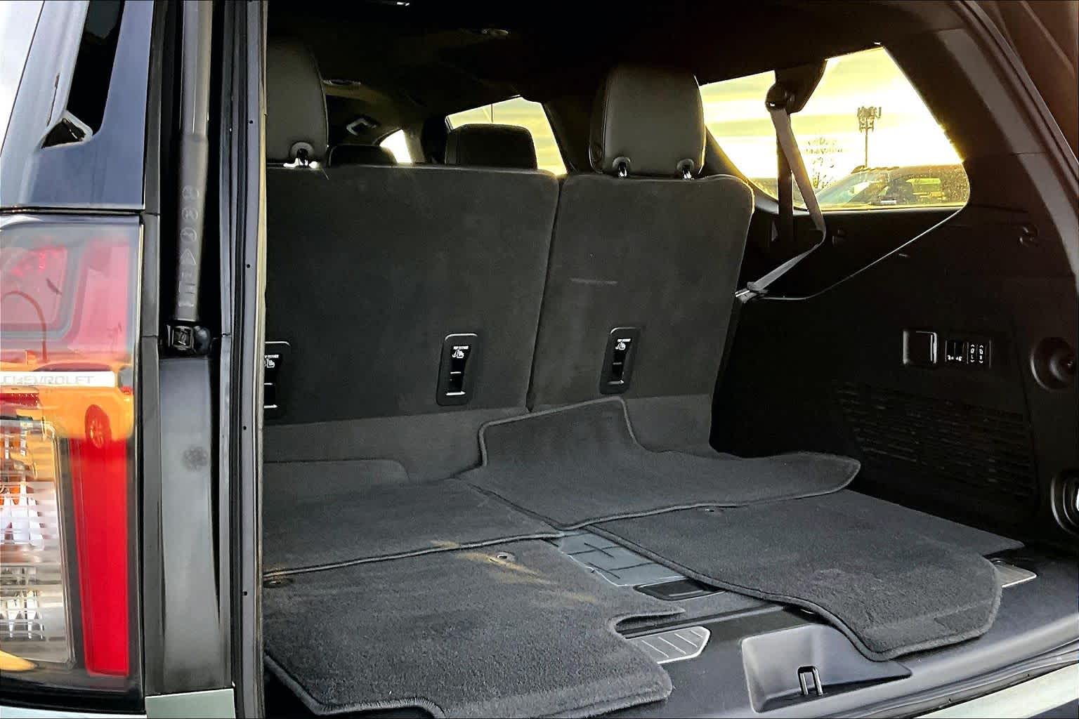 Thumbnail: 2023 Chevrolet Suburban - 18