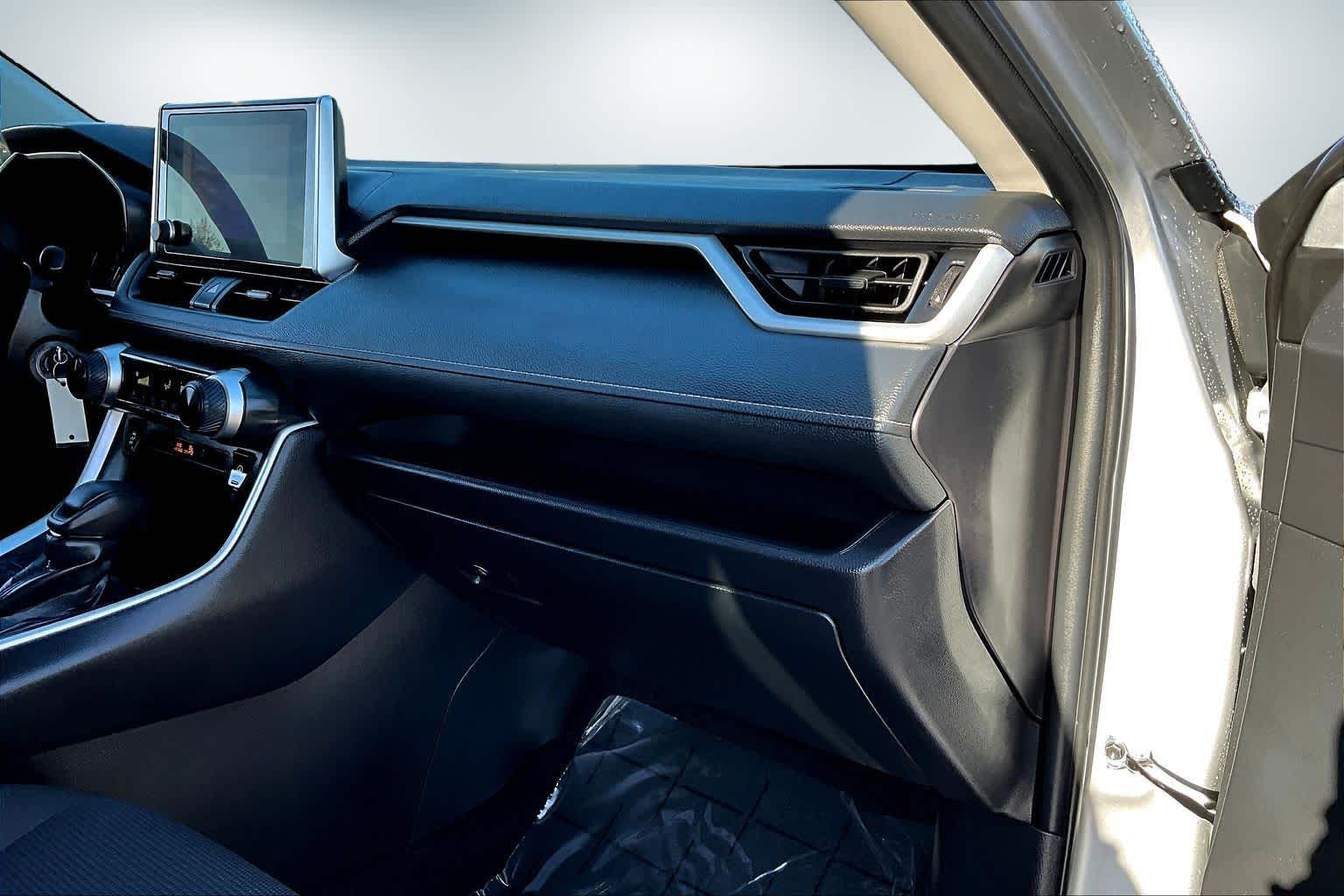 Thumbnail: 2024 Toyota RAV4 - 23