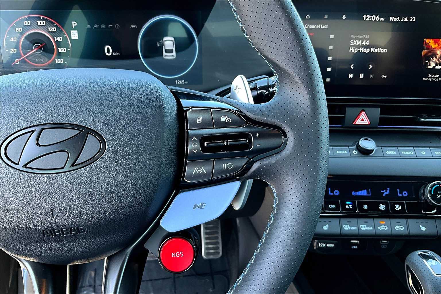 Thumbnail: 2025 Hyundai Elantra - 25