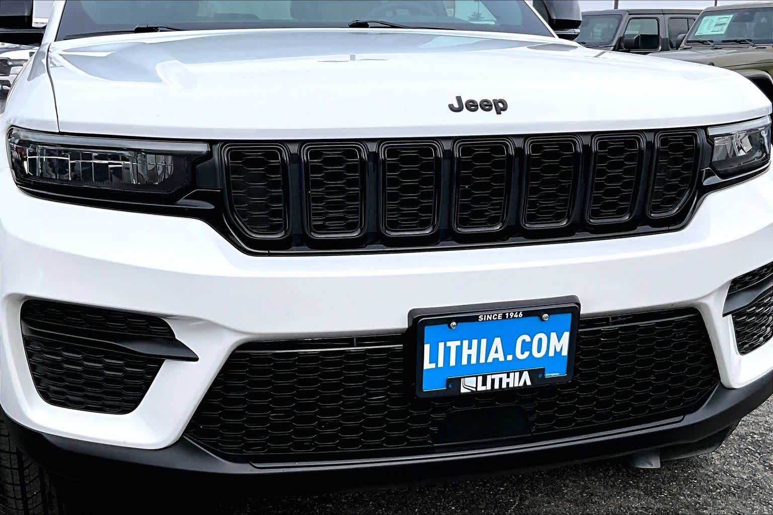 Thumbnail: 2024 Jeep Grand Cherokee - 33