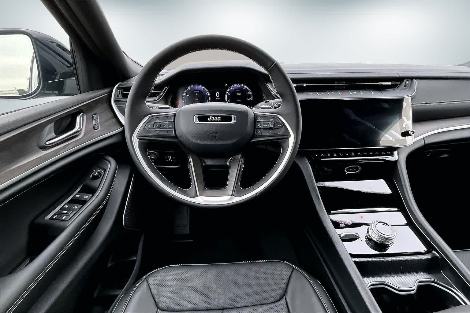 Thumbnail: 2026 Jeep Grand Cherokee - 15