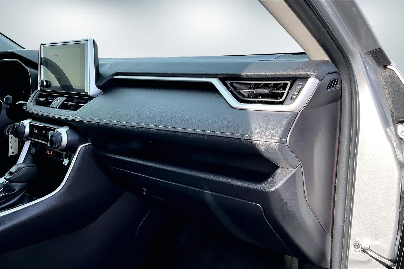 Thumbnail: 2025 Toyota RAV4 - 23