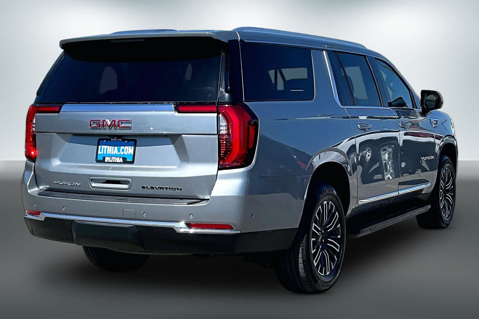 Thumbnail: 2025 GMC Yukon XL - 21