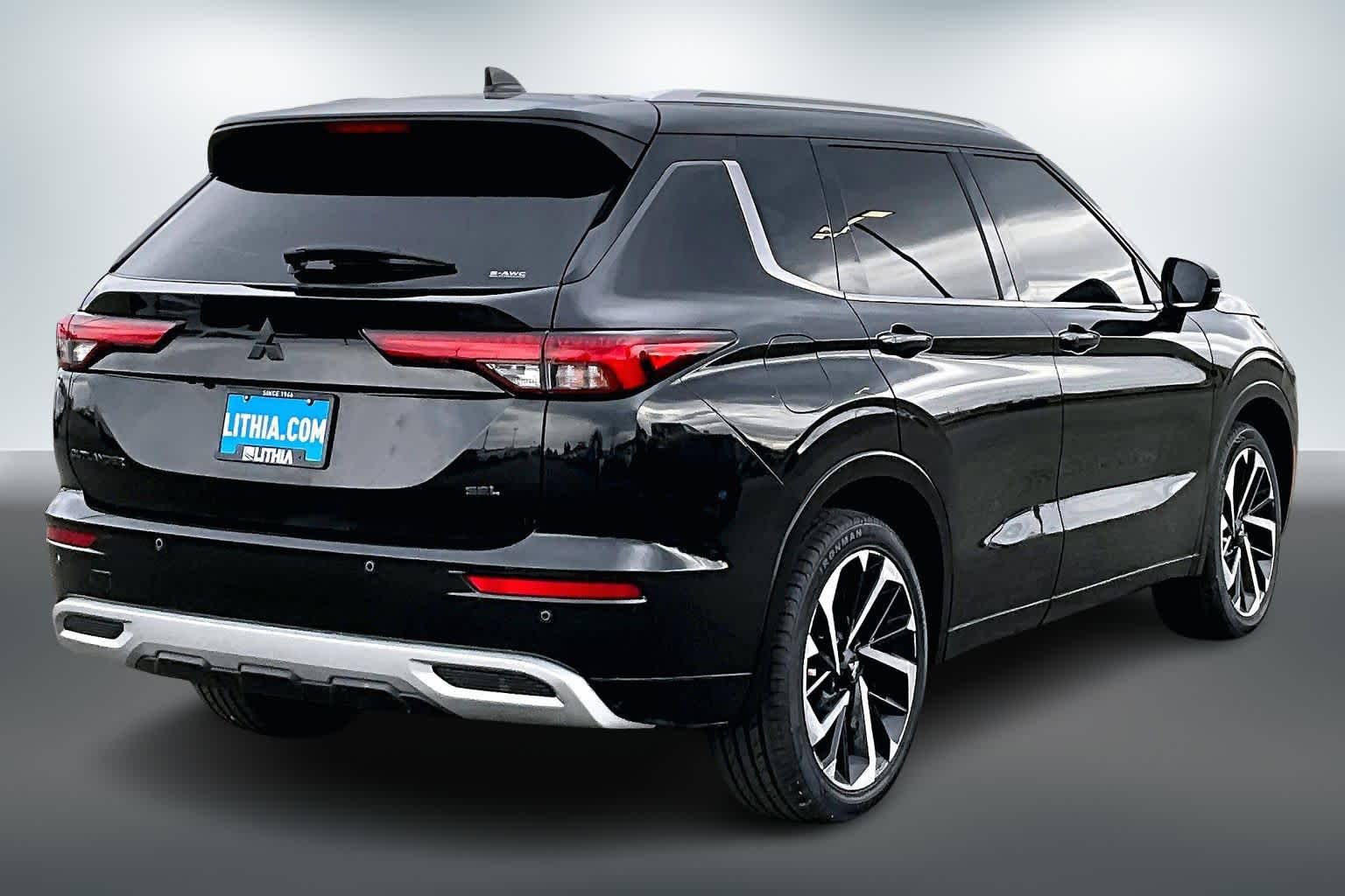 Thumbnail: 2022 Mitsubishi Outlander - 20