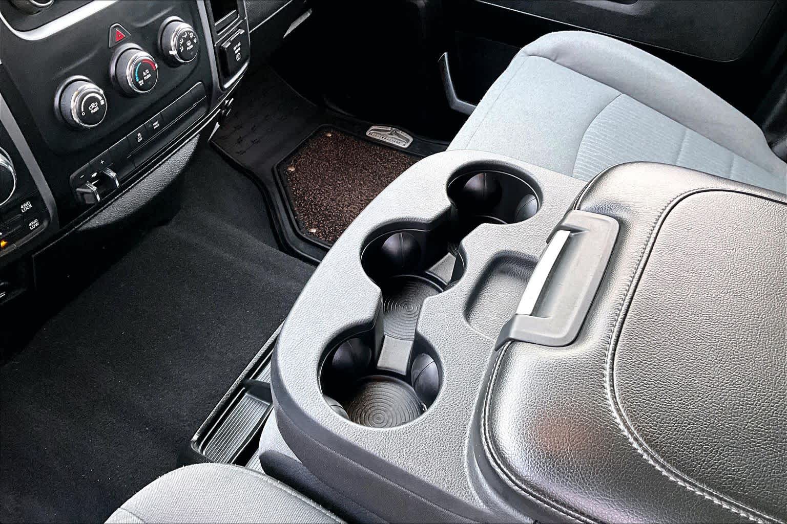 Thumbnail: 2022 RAM 1500 Classic - 16