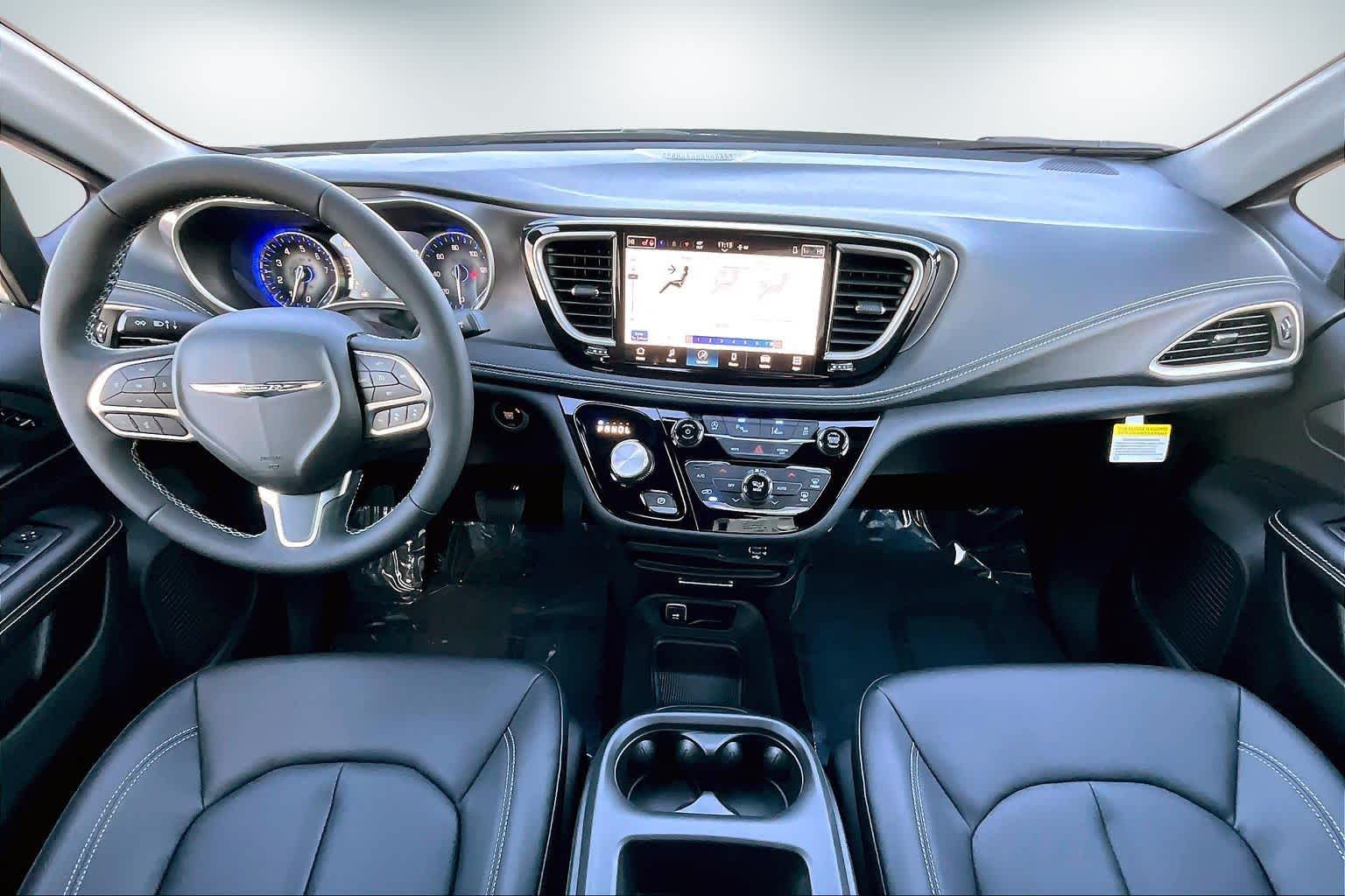 Thumbnail: 2026 Chrysler Pacifica - 10