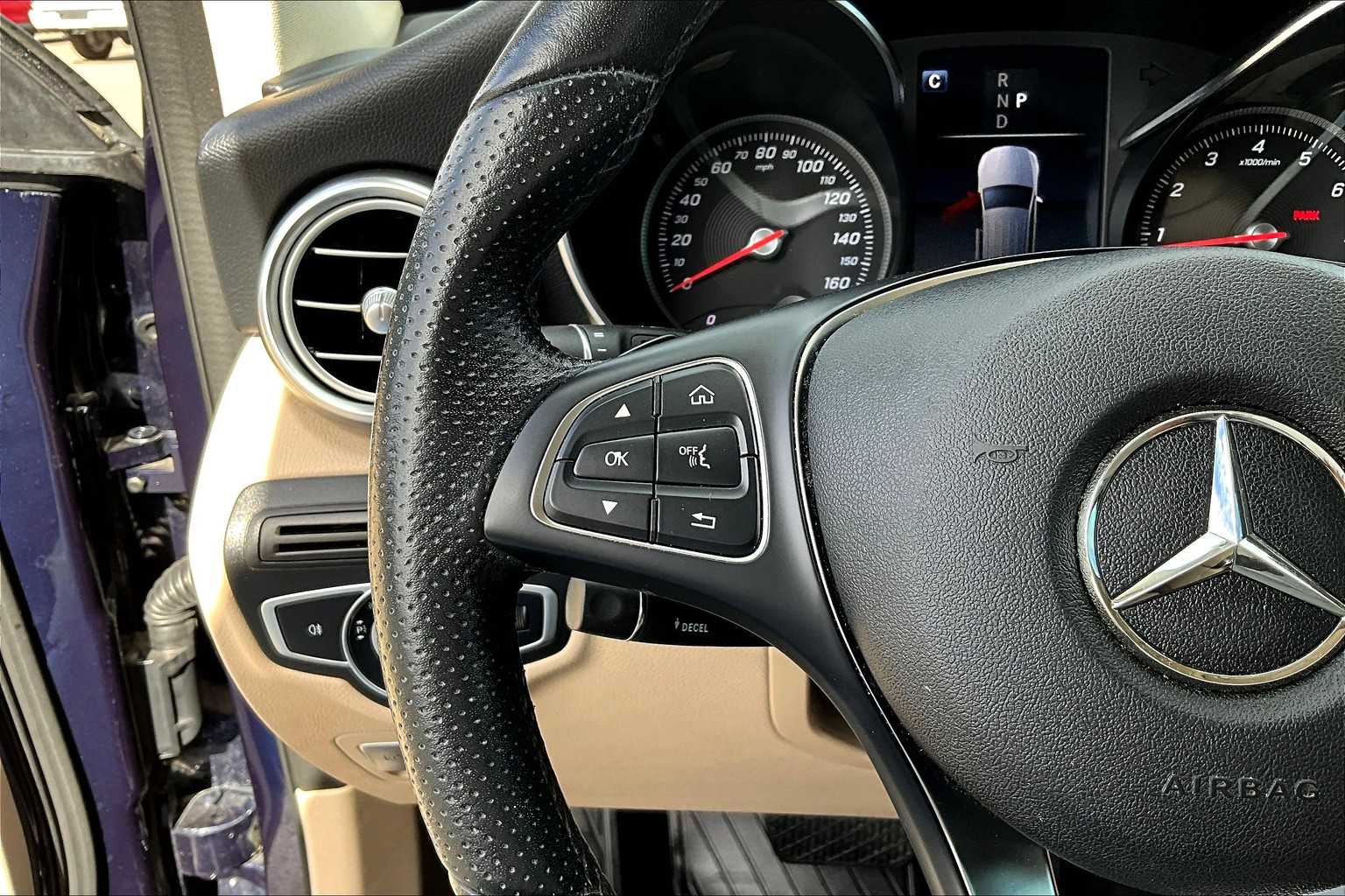 Thumbnail: 2019 Mercedes-Benz GLC - 24