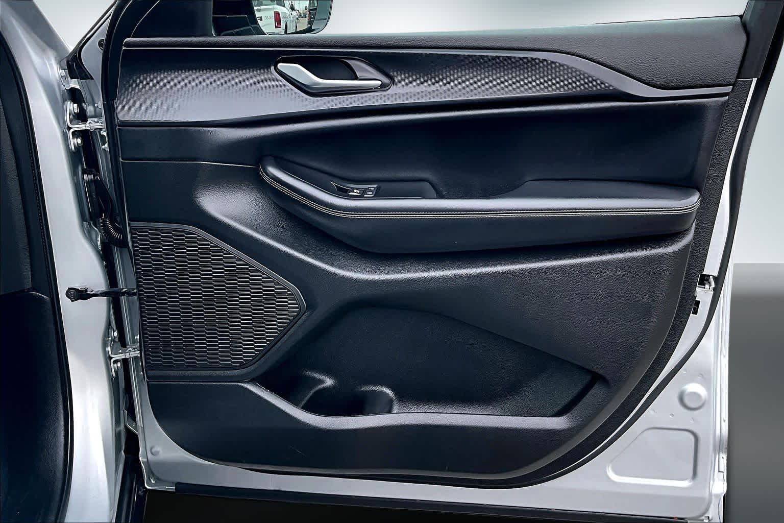 Thumbnail: 2024 Jeep Grand Cherokee L - 28