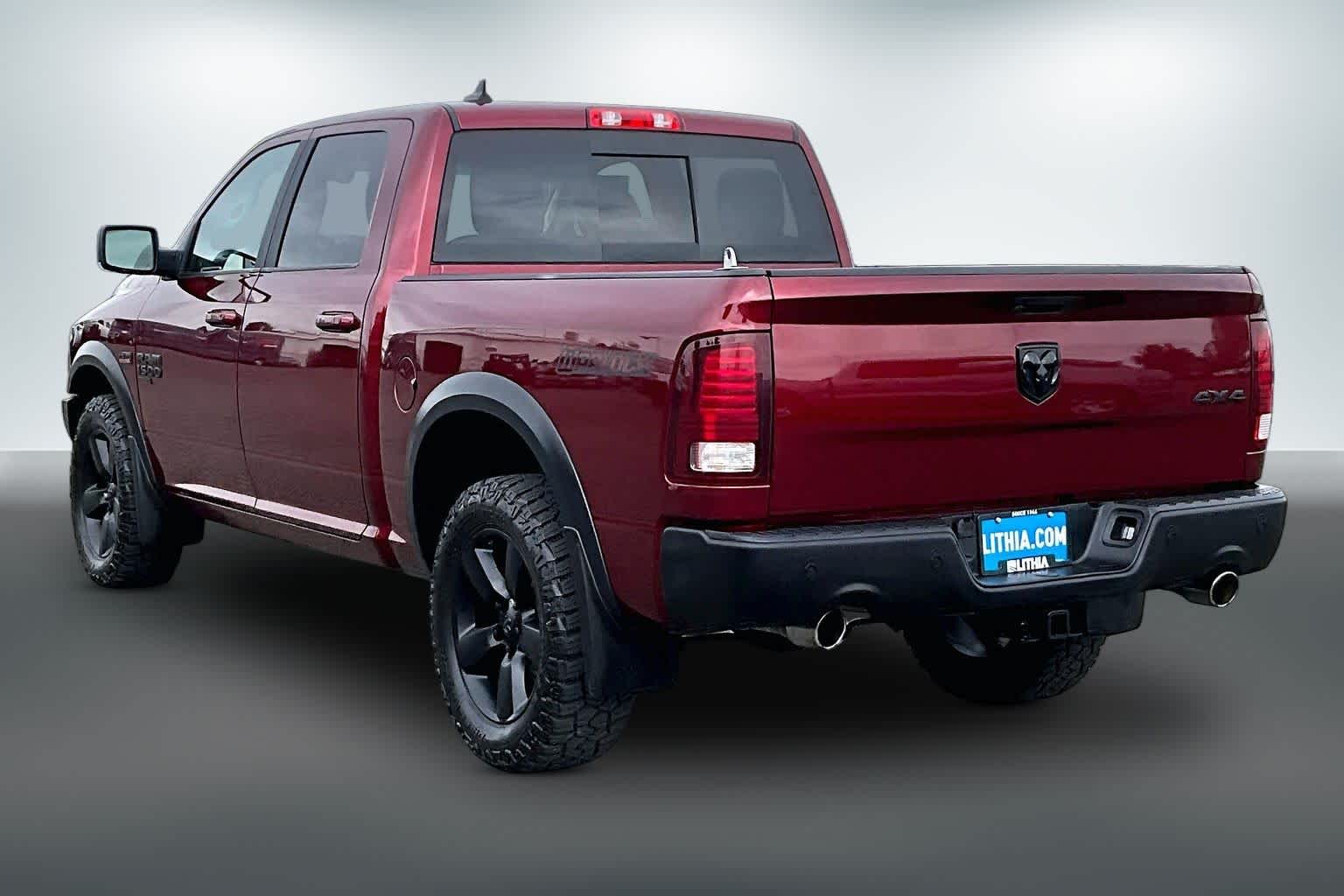 Thumbnail: 2019 RAM 1500 Classic - 3