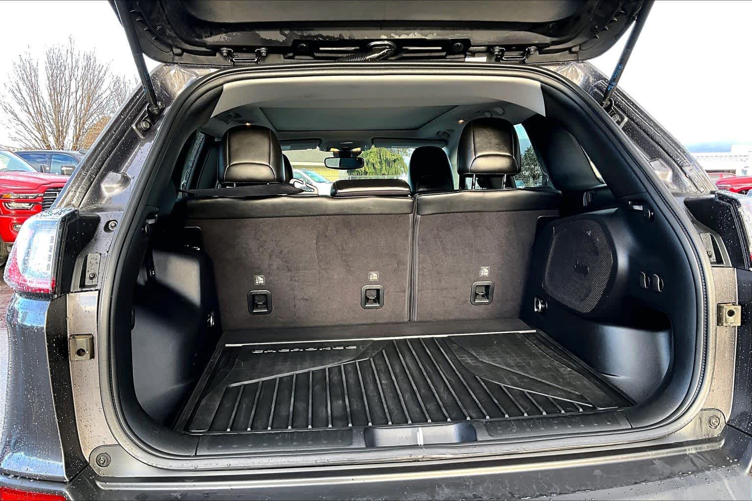 Thumbnail: 2021 Jeep Cherokee - 18